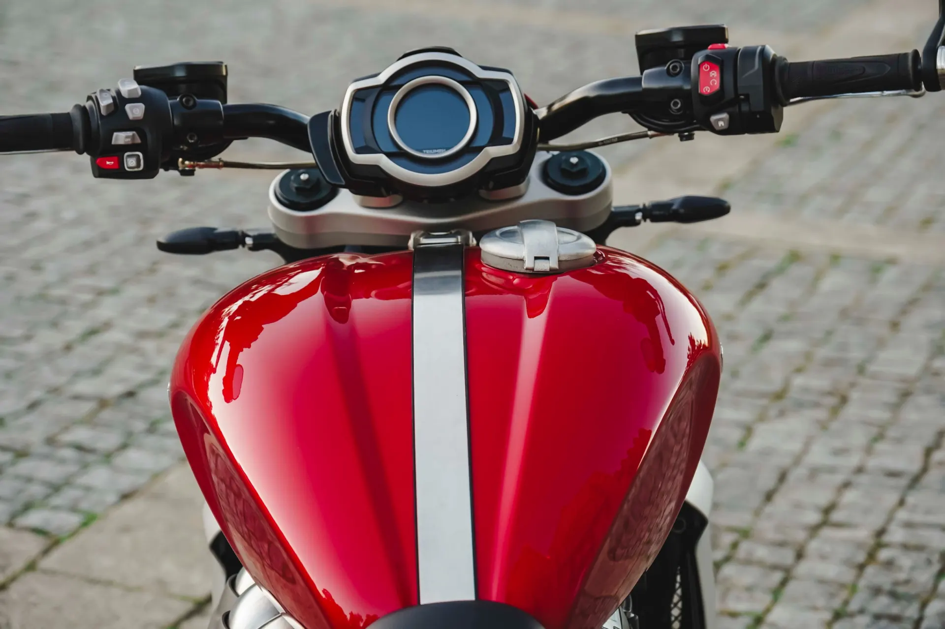 Triumph Rocket 3 R 25
