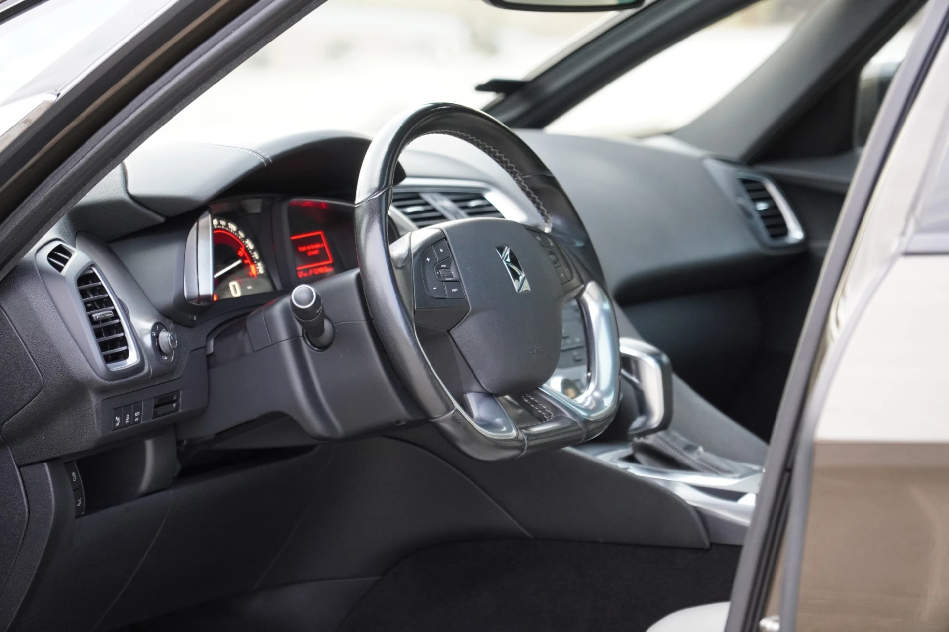 Citroën DS5 2.0 HDI 180 Business 18