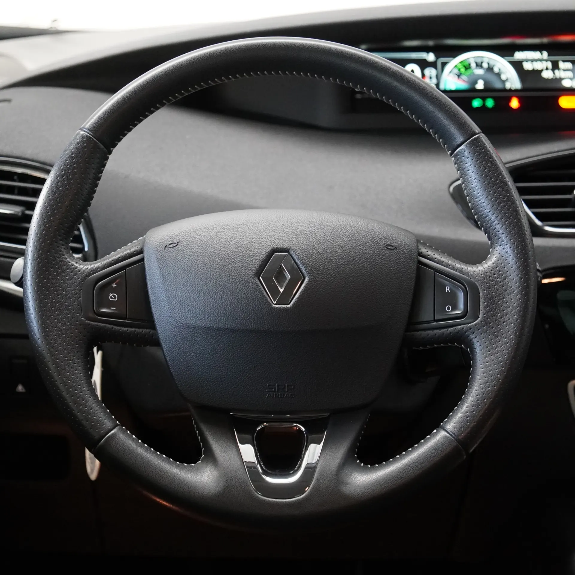 Renault Scénic 1.2 TCE Expression SS 9