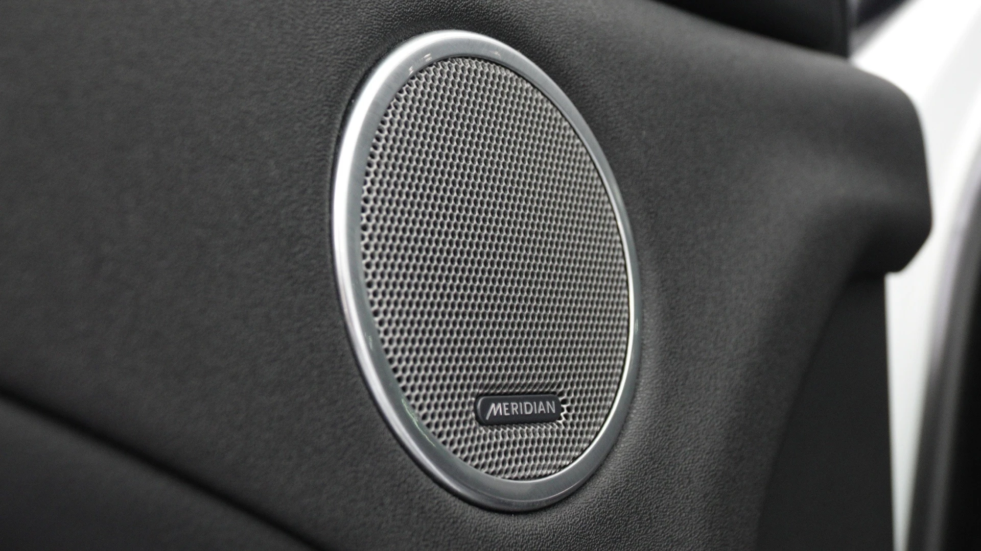 Land Rover Range Rover Evoque Outro 18
