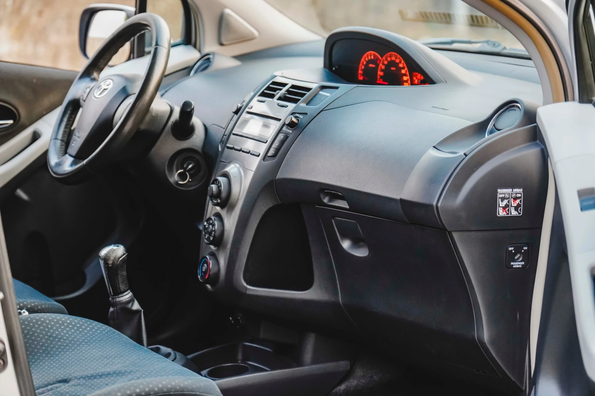 Toyota Yaris 1.0 VVT-i Rock in Rio 36