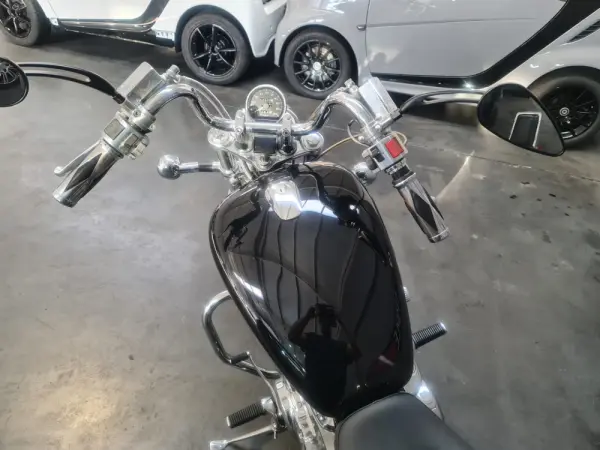 Suzuki Intruder 12