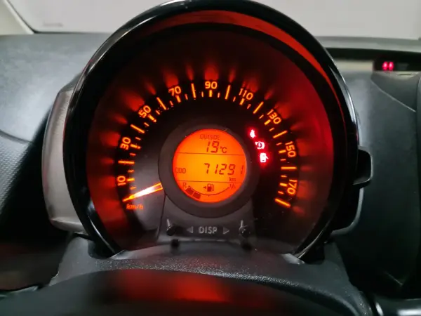 Citroën C1 1.0 VTi Shine 12