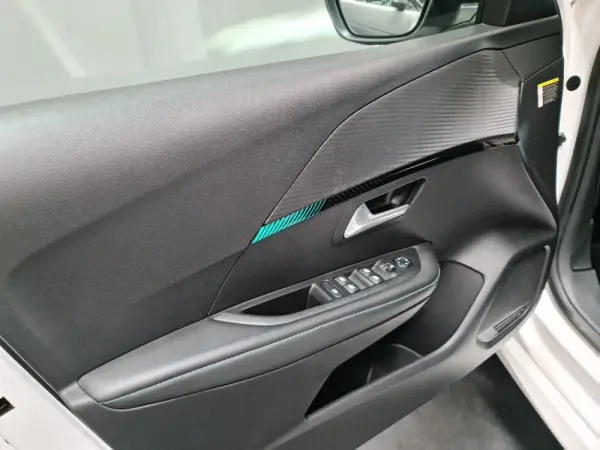 Peugeot 208 1.5 BlueHDi Allure 4