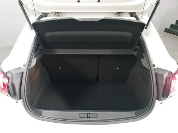 Peugeot 208 1.5 BlueHDi Allure 8