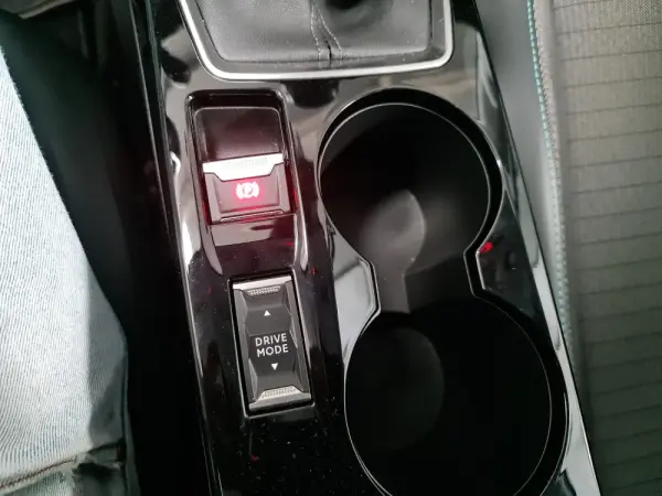 Peugeot 208 1.5 BlueHDi Allure 25