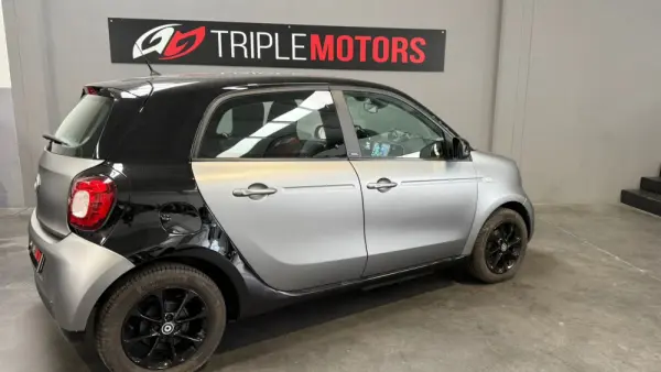 Smart ForFour Outro 18
