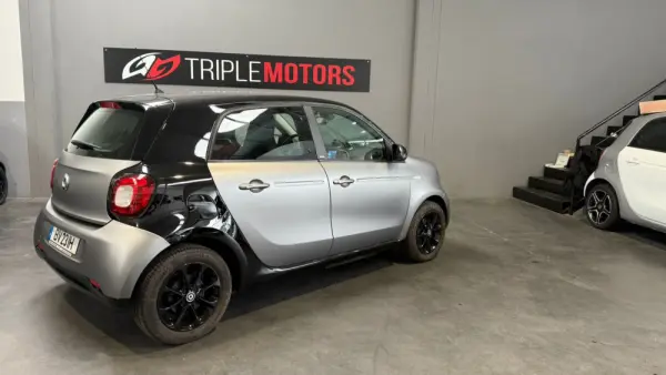 Smart ForFour Outro 21