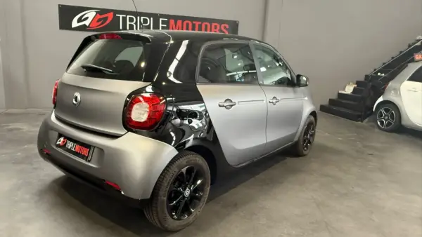 Smart ForFour Outro 22