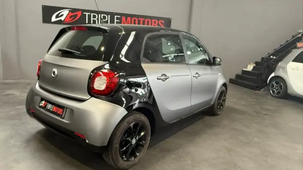 Smart ForFour Outro 25