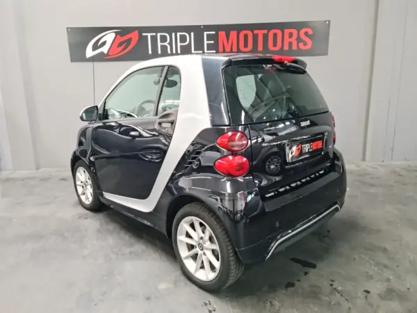 Smart ForTwo Coupé 0.8 cdi Passion 54 17