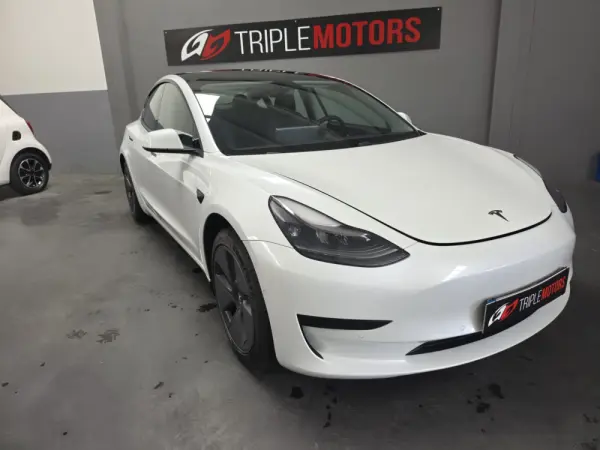 Tesla Model 3 Standard Range Plus RWD 2
