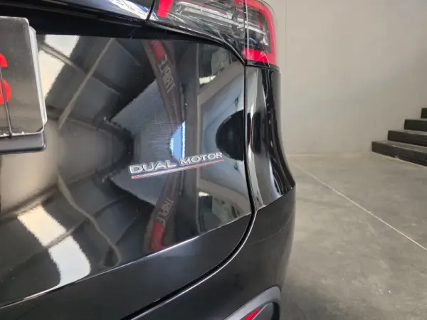 Tesla Model Y Performance Dual Motor AWD 29