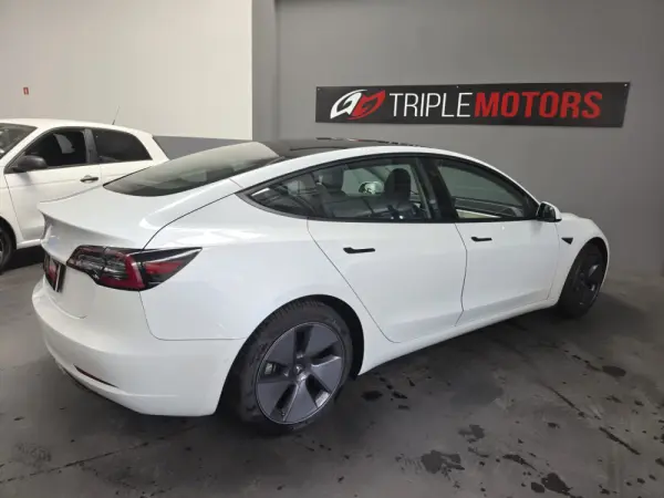 Tesla Model 3 Standard Range Plus RWD 6