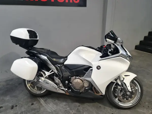 Honda VFR 1200F 7
