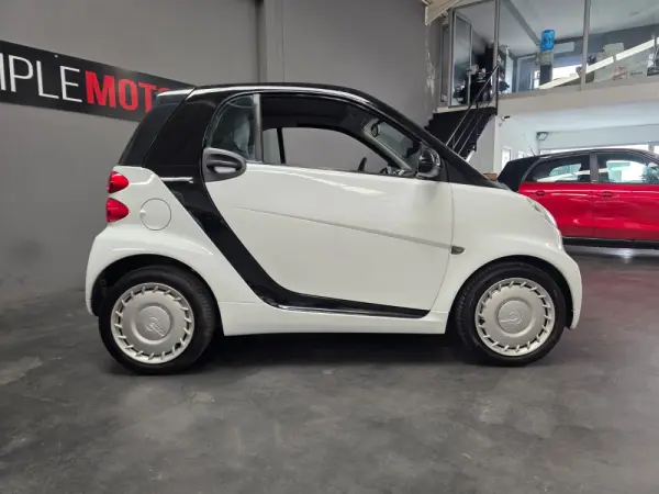 Smart ForTwo Coupé 0.8 cdi Pure 45 2