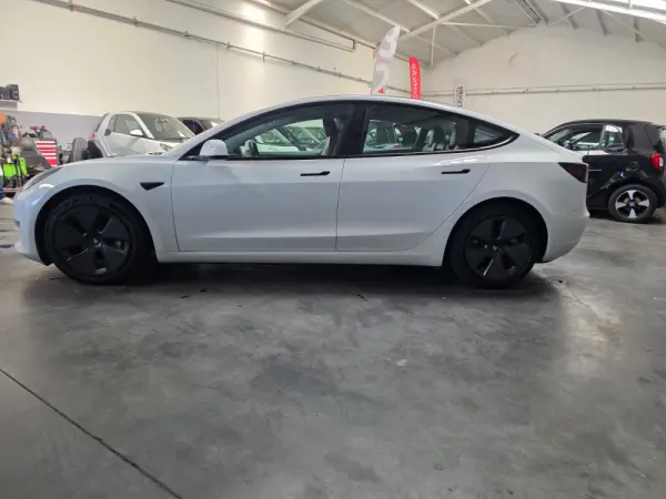Tesla Model 3 Long Range AWD Dual Motor 2