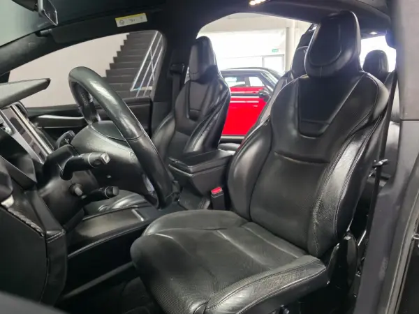 Tesla Model X P100D 12