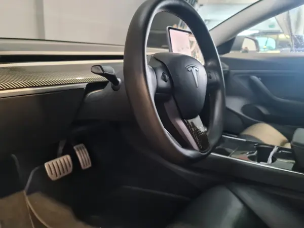Tesla Model 3 Long Range AWD Dual Motor Performance 17
