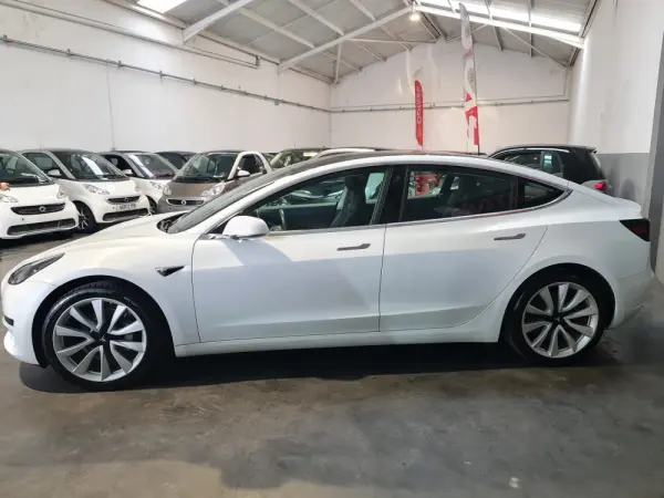 Tesla Model 3 Standard Range Plus RWD 2