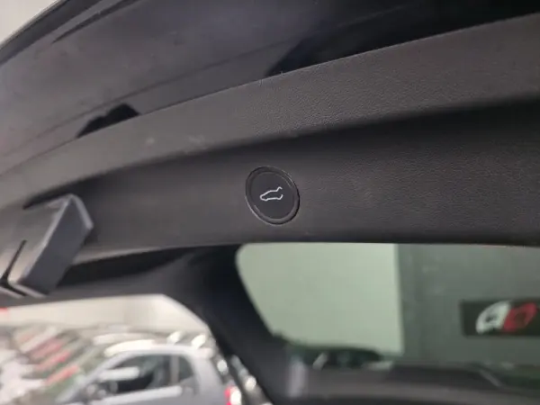 Tesla Model Y Long Range Dual Motor AWD 11