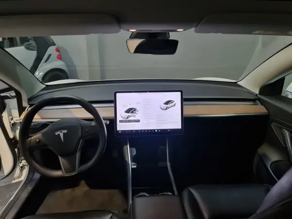 Tesla Model 3 Standard Range Plus RWD 8