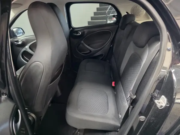 Smart ForFour EQ passion 17