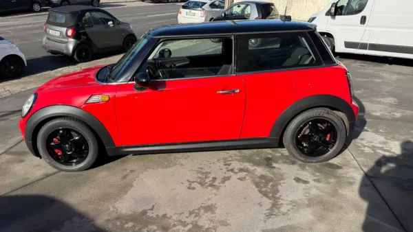 MINI 3 Portas Cooper D 18