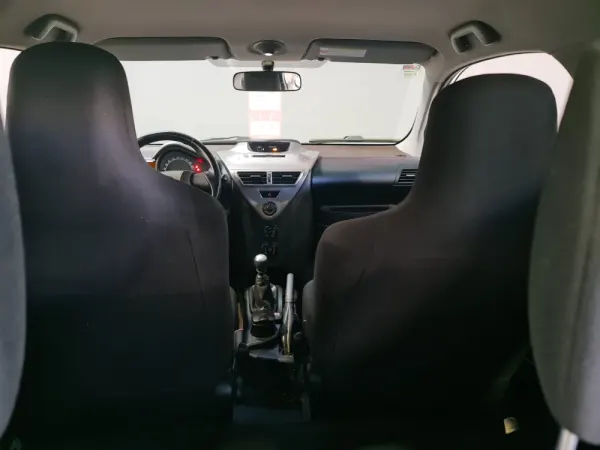 Toyota iQ 1.4 D-4D 19