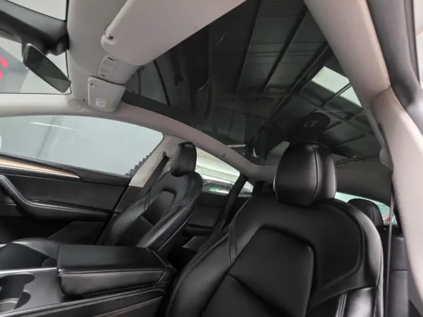 Tesla Model Y Long Range Dual Motor AWD 9
