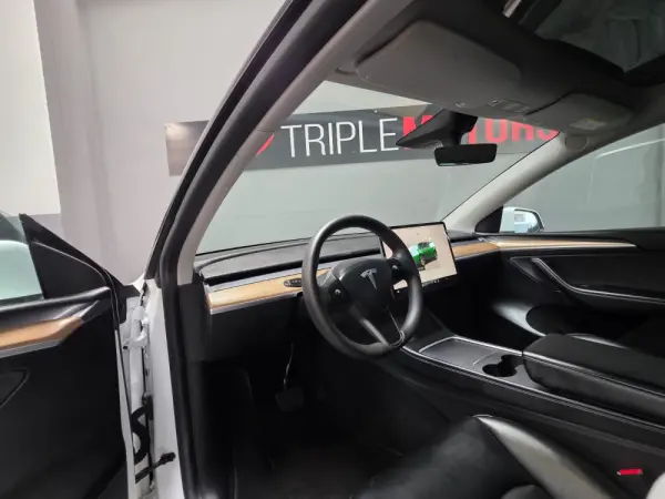 Tesla Model Y Long Range Dual Motor AWD 11