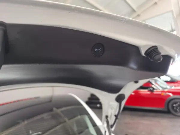Tesla Model 3 Standard Range Plus RWD 23