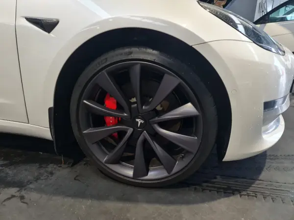 Tesla Model 3 Long Range AWD Dual Motor Performance 4
