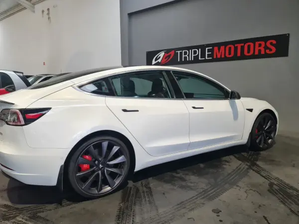 Tesla Model 3 Long Range AWD Dual Motor Performance 9