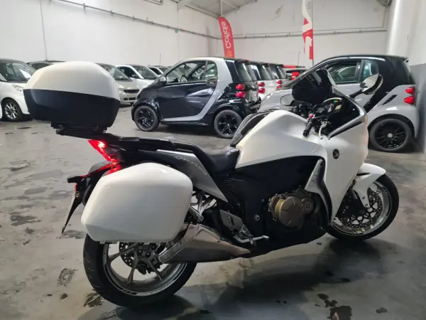Honda VFR 1200F 5