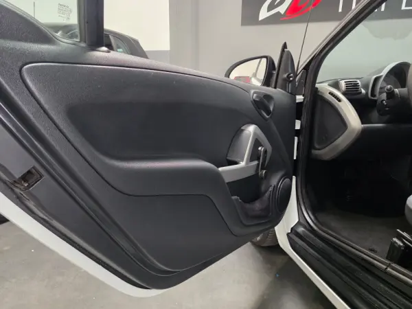 Smart ForTwo Coupé 0.8 cdi Pure 45 9