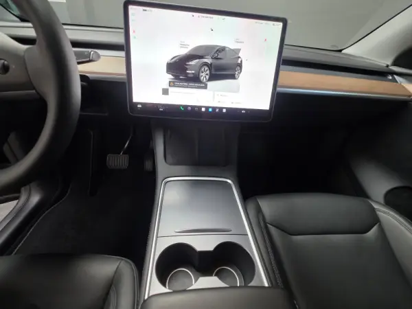 Tesla Model Y Long Range Dual Motor AWD 16