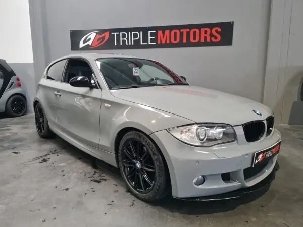 BMW 118 d Pack M 13