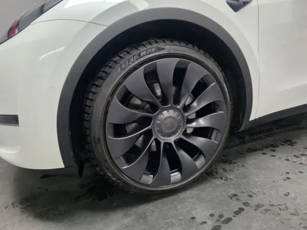 Tesla Model Y Long Range Dual Motor AWD 7