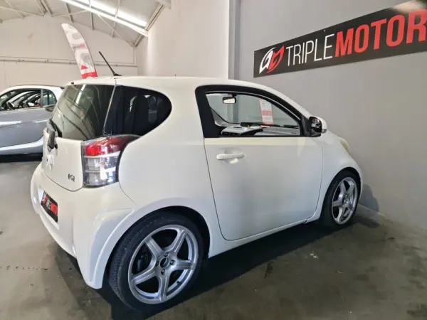 Toyota iQ 1.4 D-4D 30