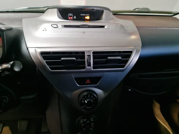 Toyota iQ 1.4 D-4D 9