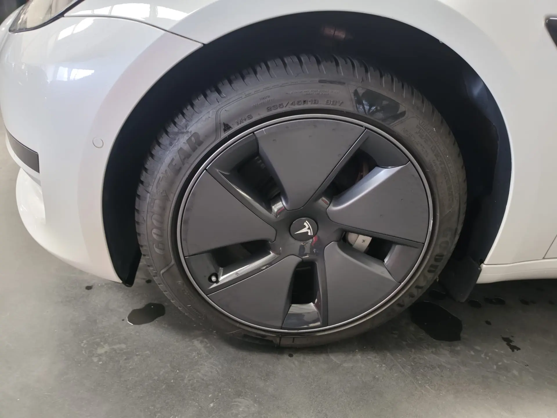 Tesla Model 3 Standard Range Plus RWD 15