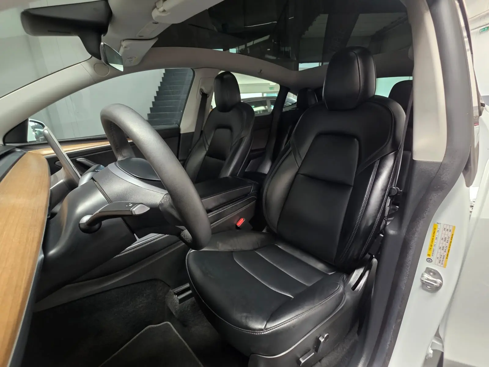 Tesla Model Y Long Range Dual Motor AWD 12