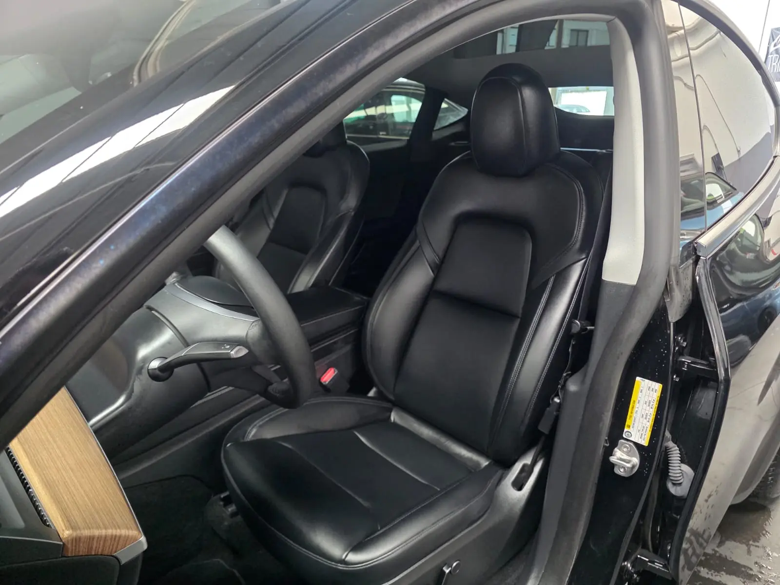 Tesla Model Y Long Range Dual Motor AWD 3