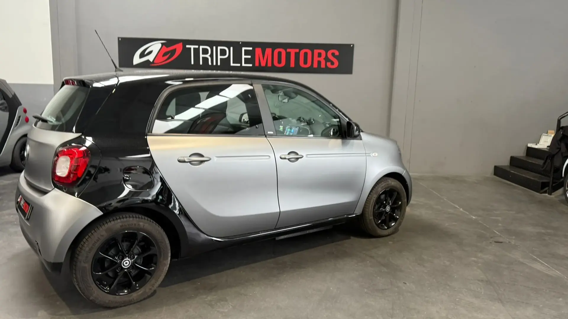 Smart ForFour Outro 8