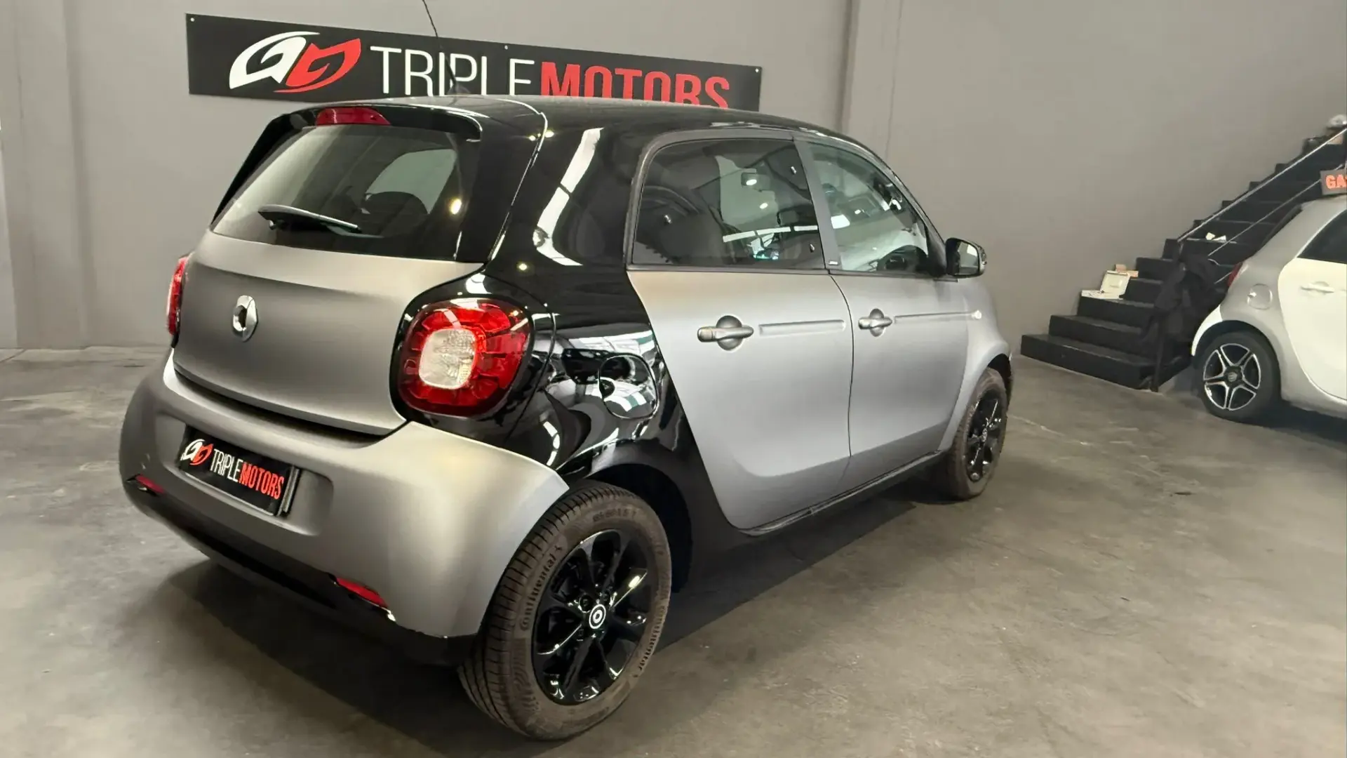 Smart ForFour Outro 22