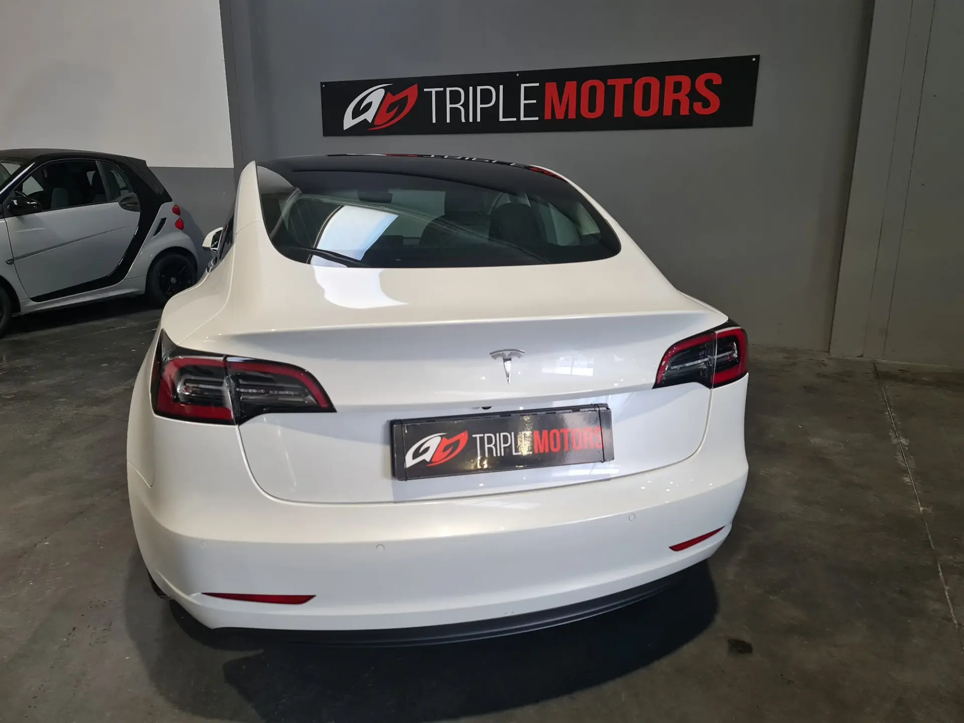 Tesla Model 3 Standard Range Plus RWD 20
