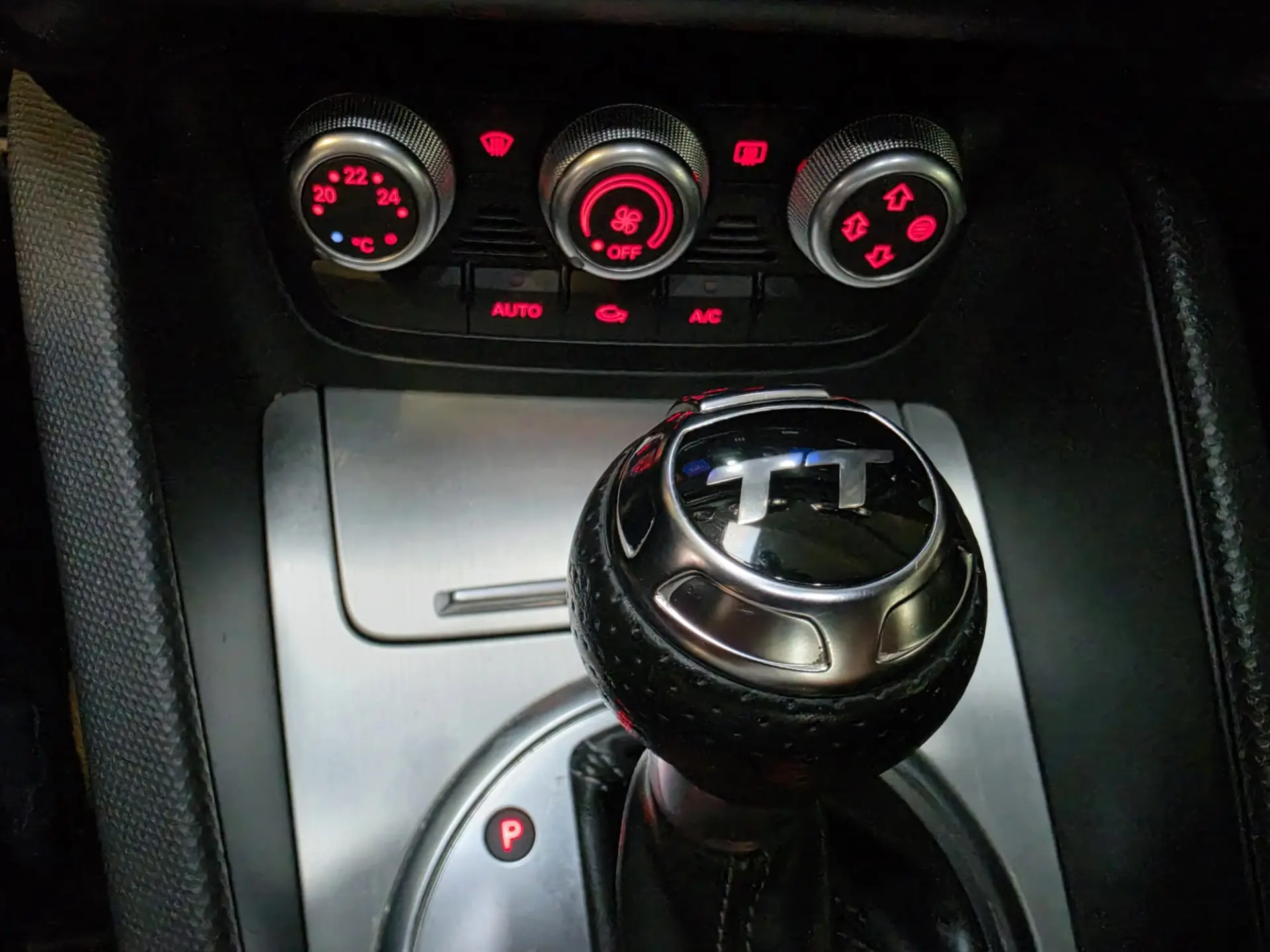 Audi TT Coupé 2.0 TDI ultra quattro S tronic 18