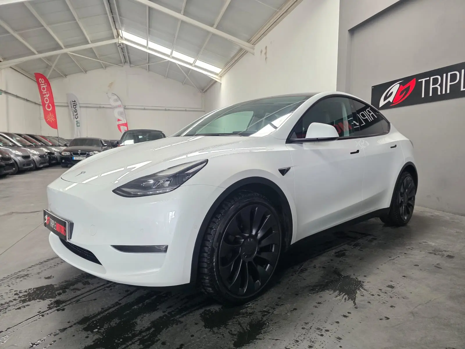 Tesla Model Y Long Range Dual Motor AWD 5