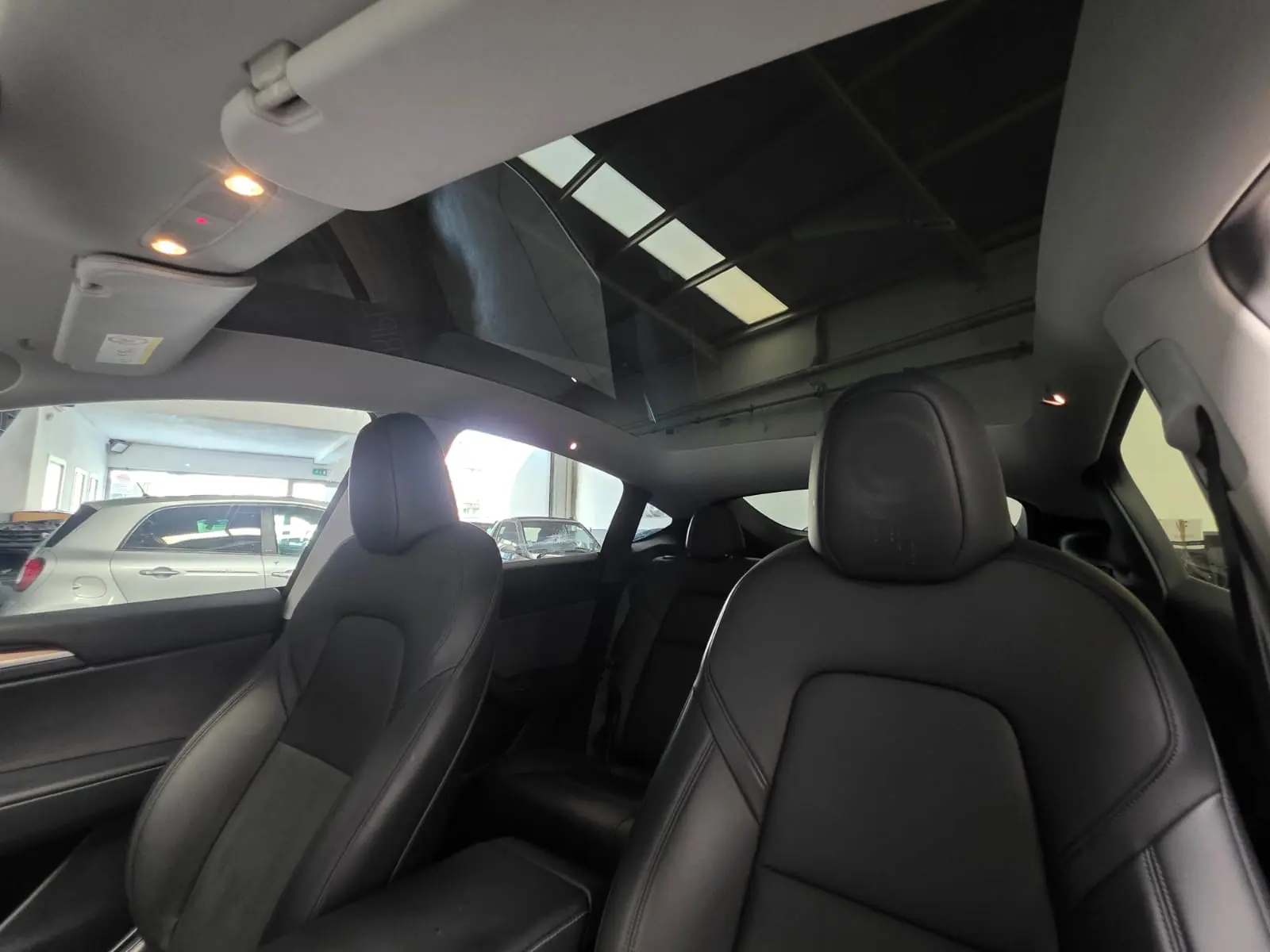 Tesla Model Y Long Range Dual Motor AWD 12